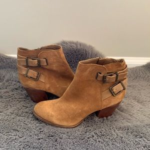 Guanni Bini booties. Size 8.5.